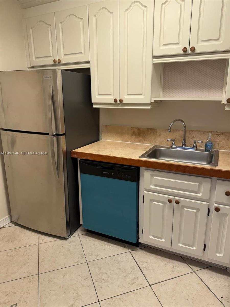 DADELAND CAPRI CONDO - Residential Lease
