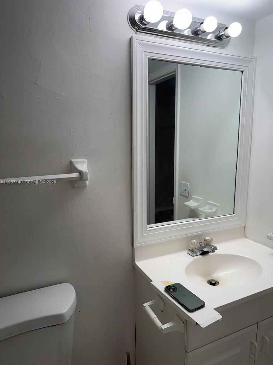 DADELAND CAPRI CONDO - Residential Lease