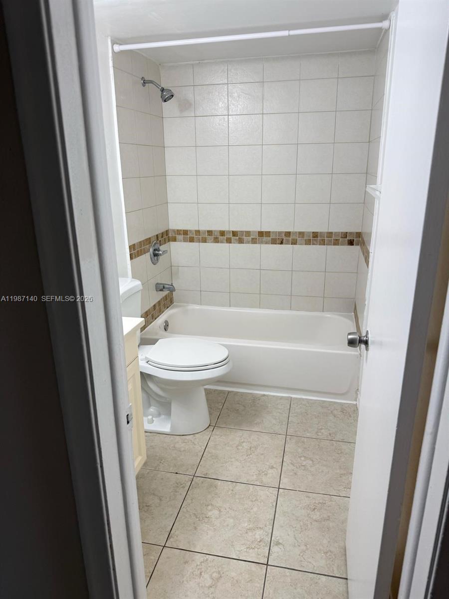 DADELAND CAPRI CONDO - Residential Lease