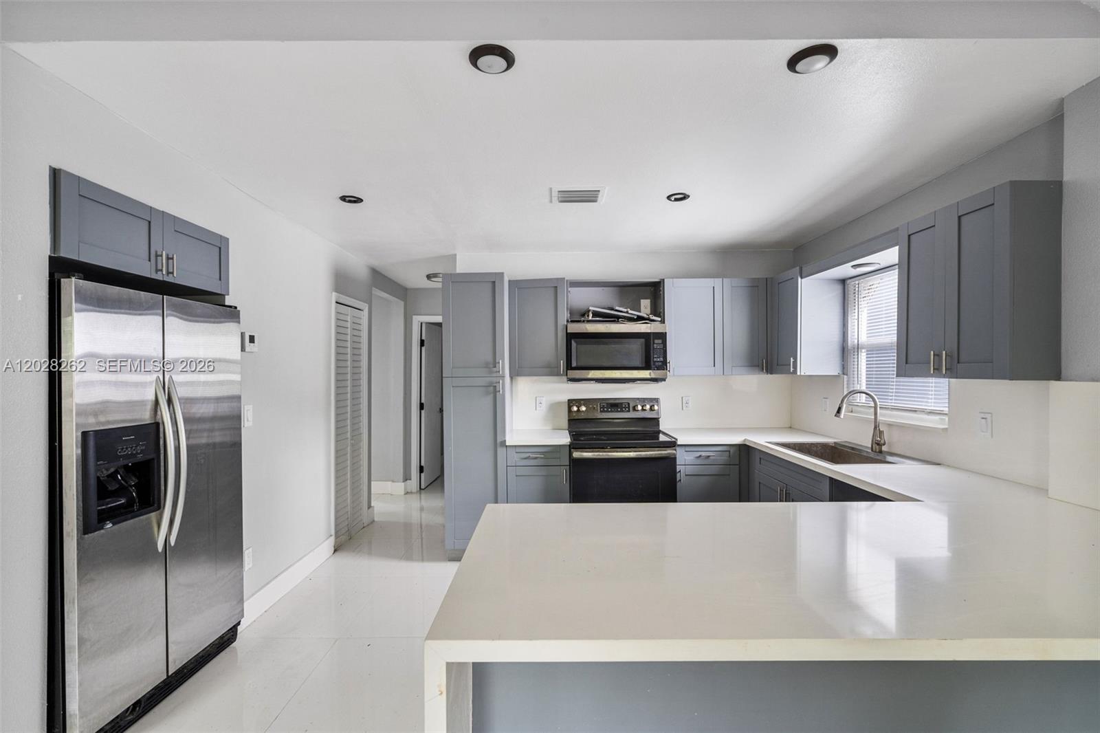 BAY VISTA PARK - Residential