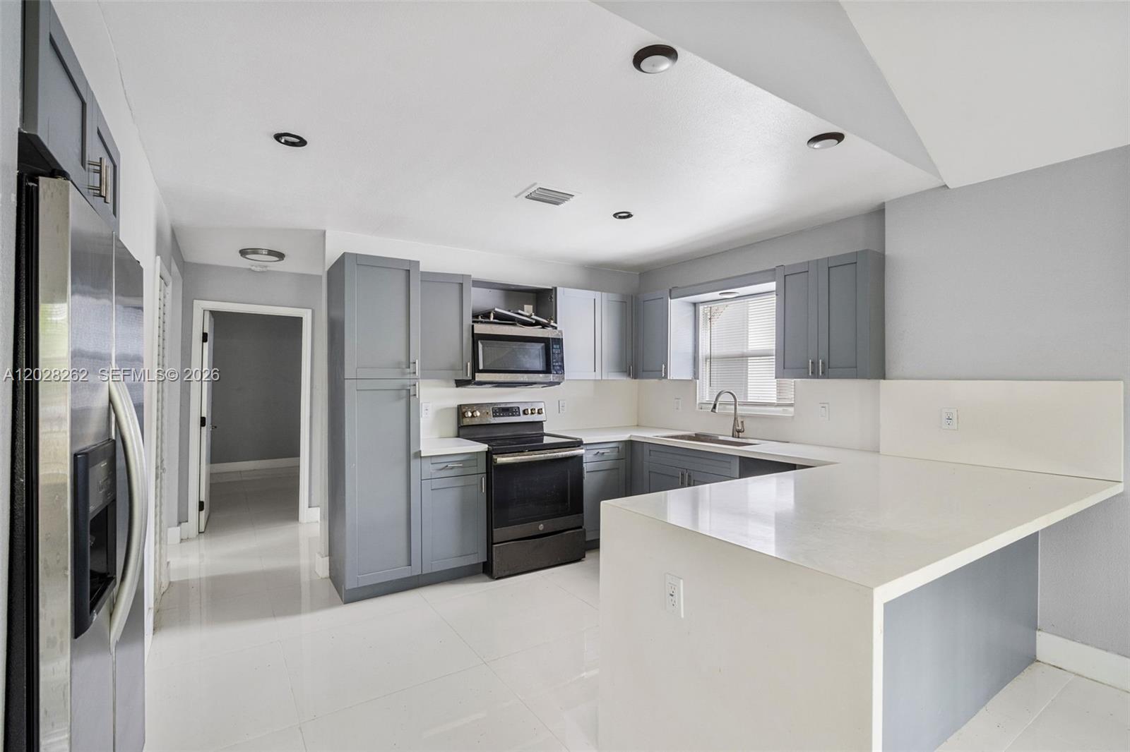 BAY VISTA PARK - Residential