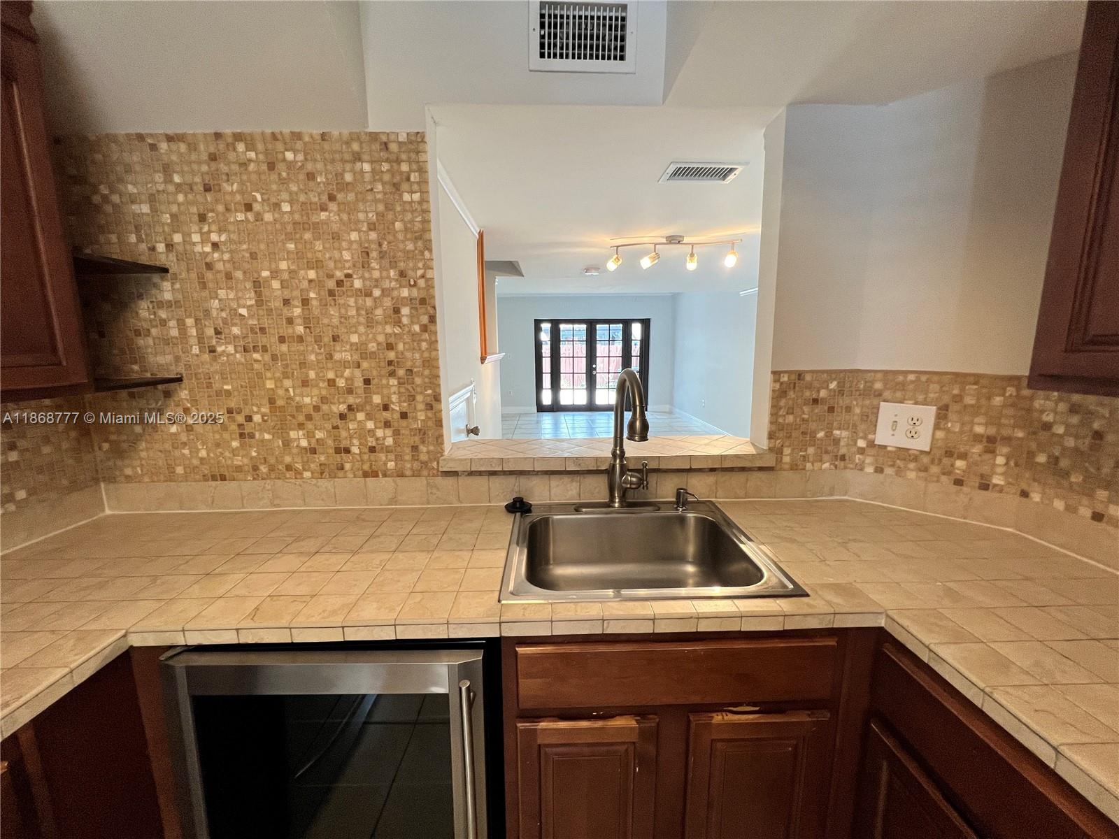 PUERTO BELLO CONDO NO 2 - Residential Lease