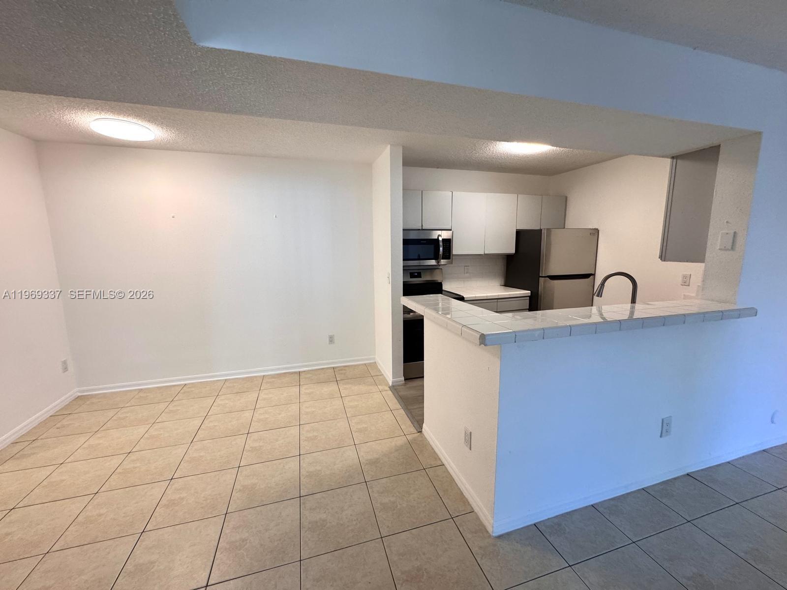 WINDWARD LAKES CONDO - Residential Lease