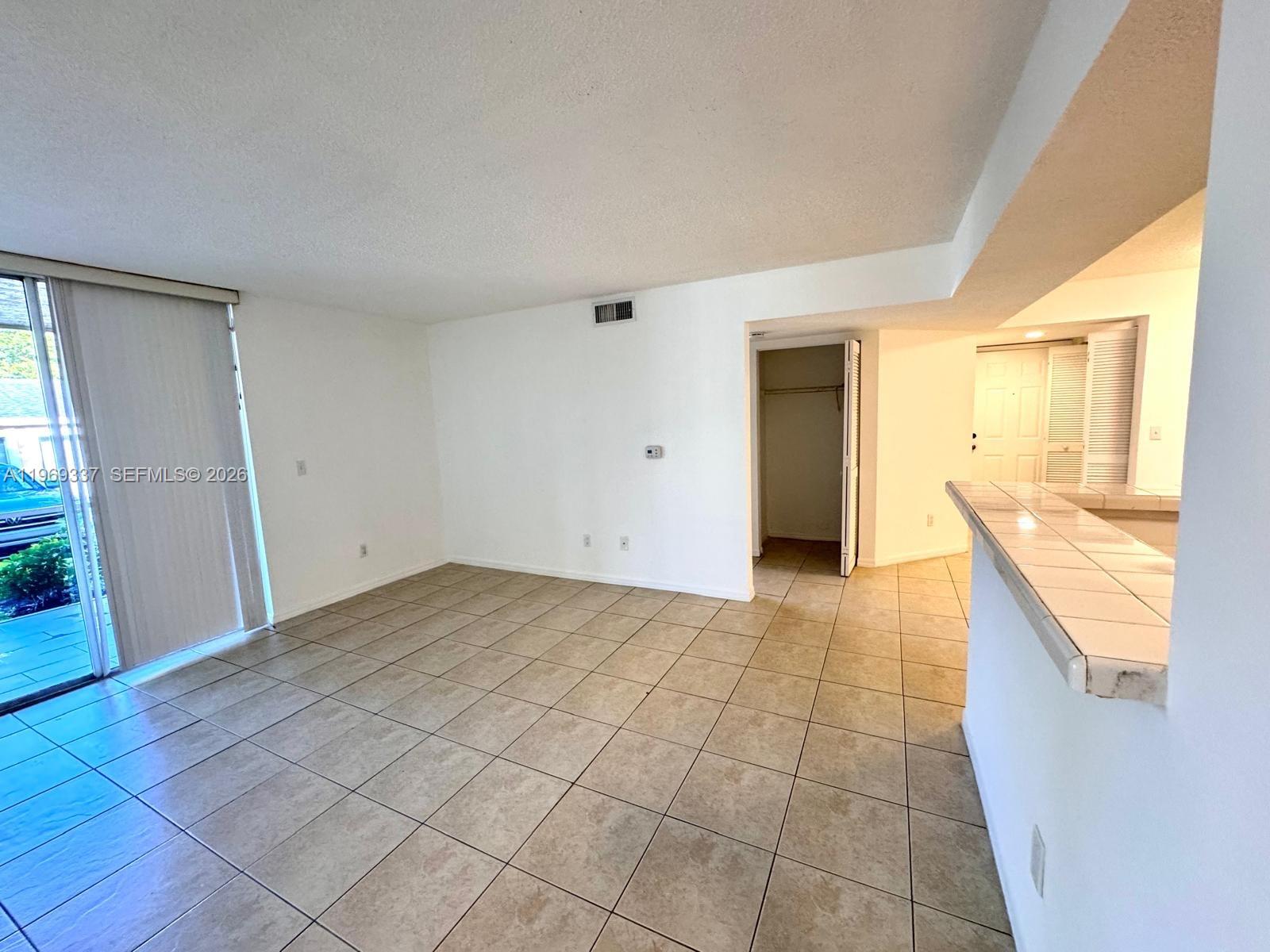 WINDWARD LAKES CONDO - Residential Lease