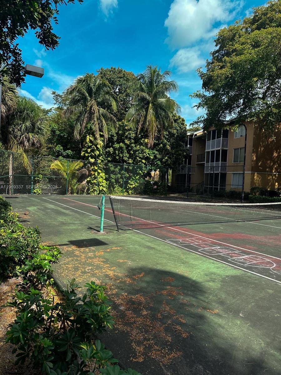 WINDWARD LAKES CONDO - Residential Lease