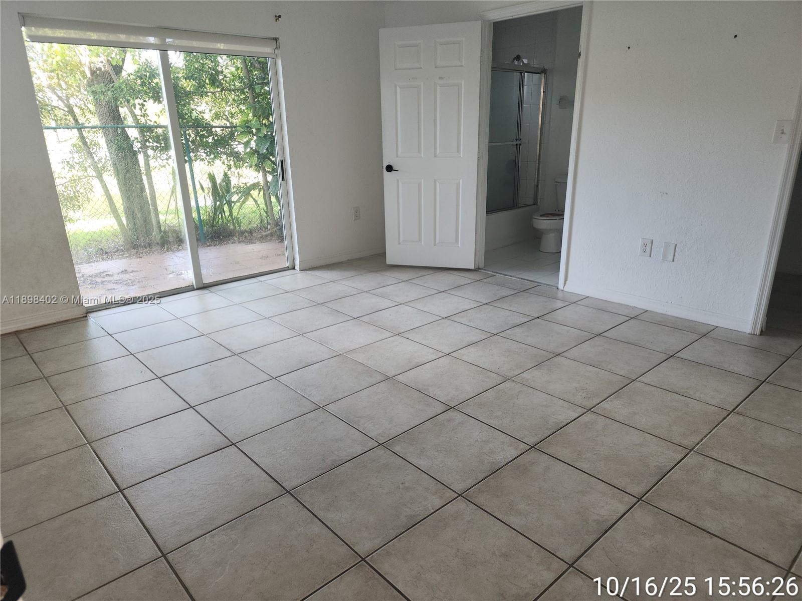 DORAL GRAND CONDO - Residential