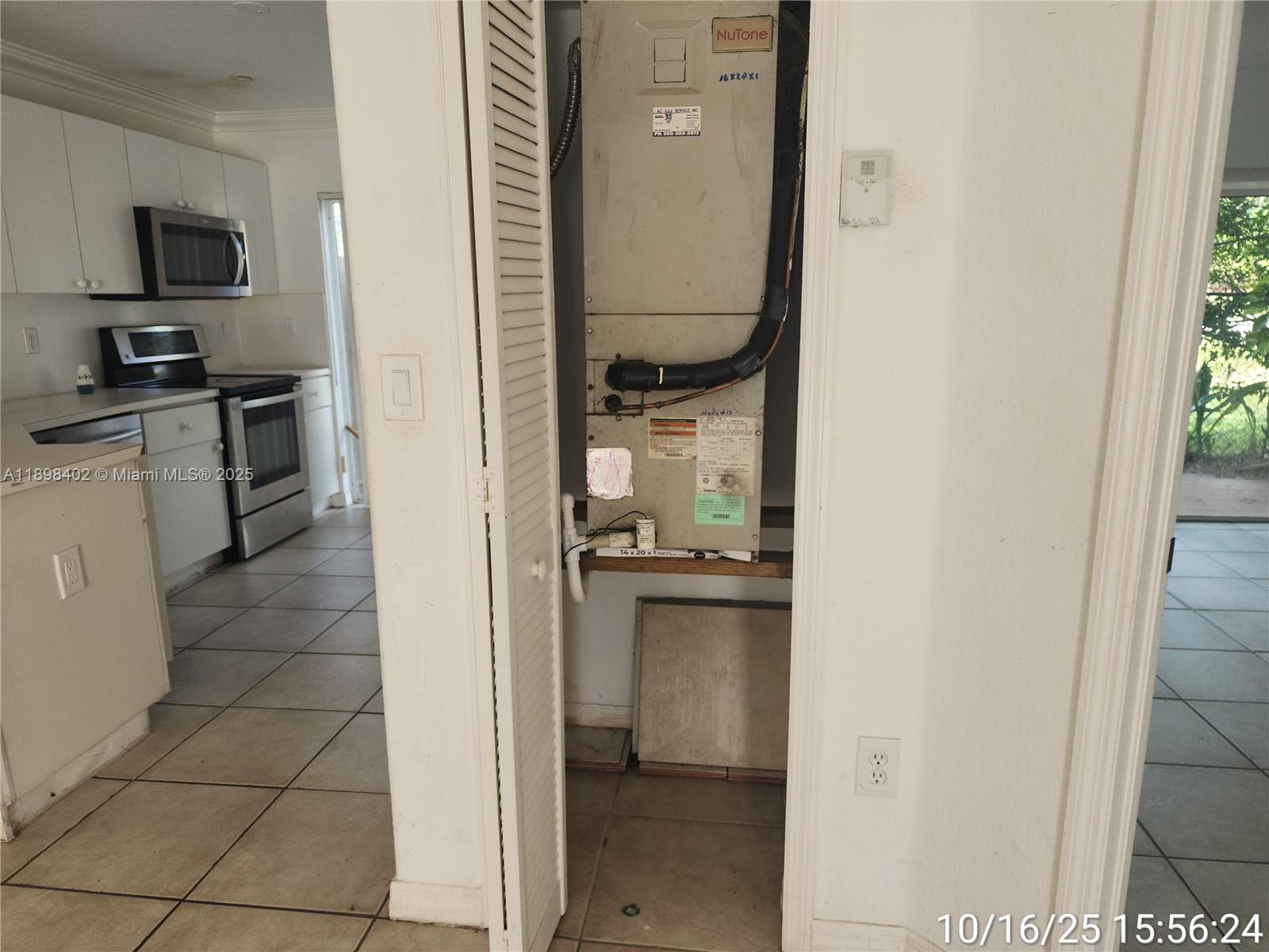 DORAL GRAND CONDO - Residential