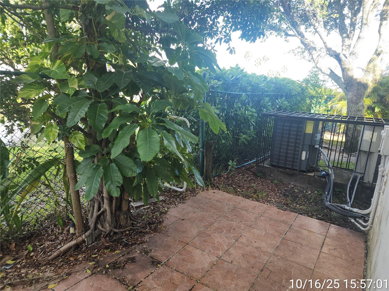 DORAL GRAND CONDO - Residential