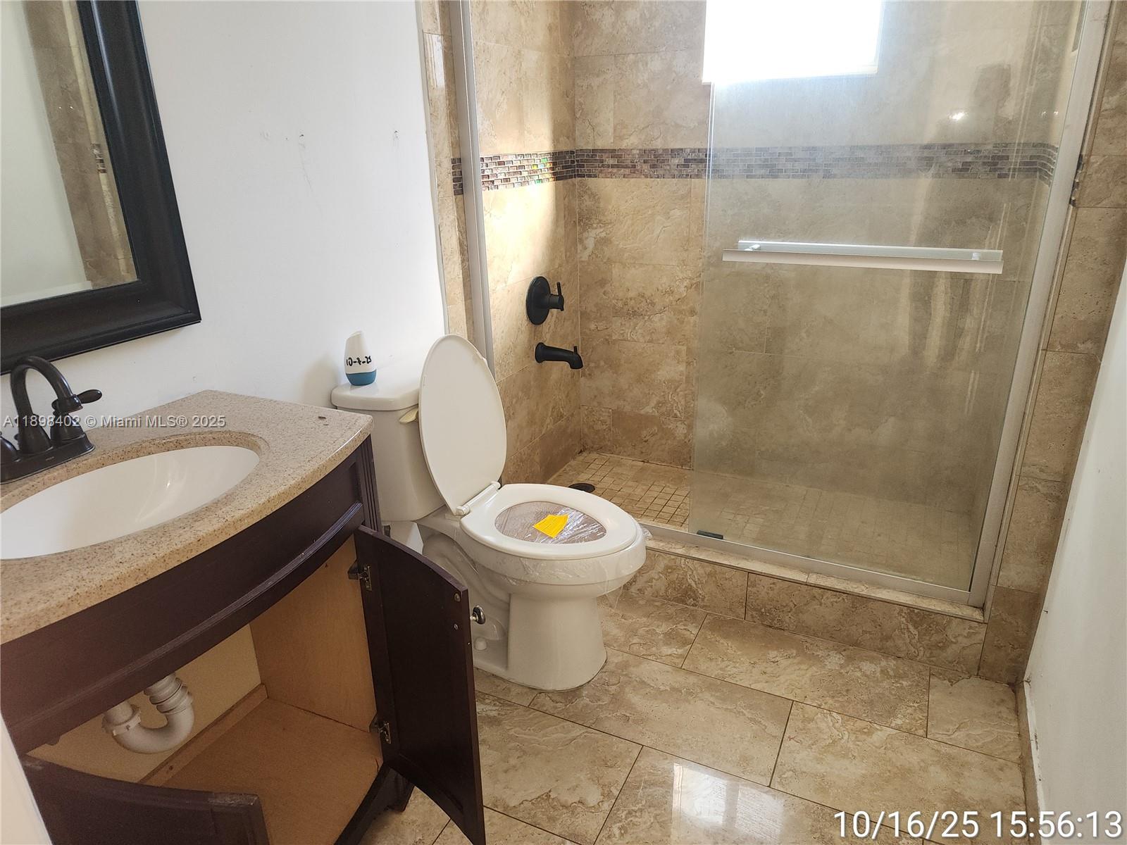 DORAL GRAND CONDO - Residential
