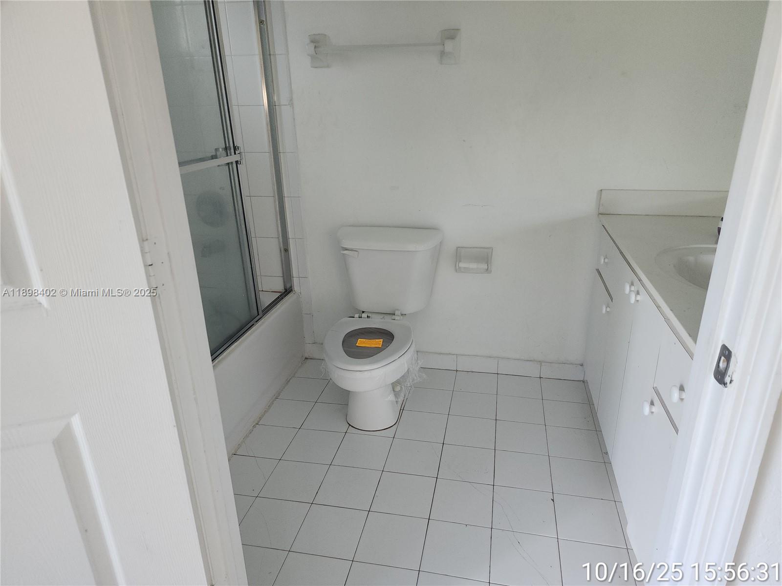 DORAL GRAND CONDO - Residential