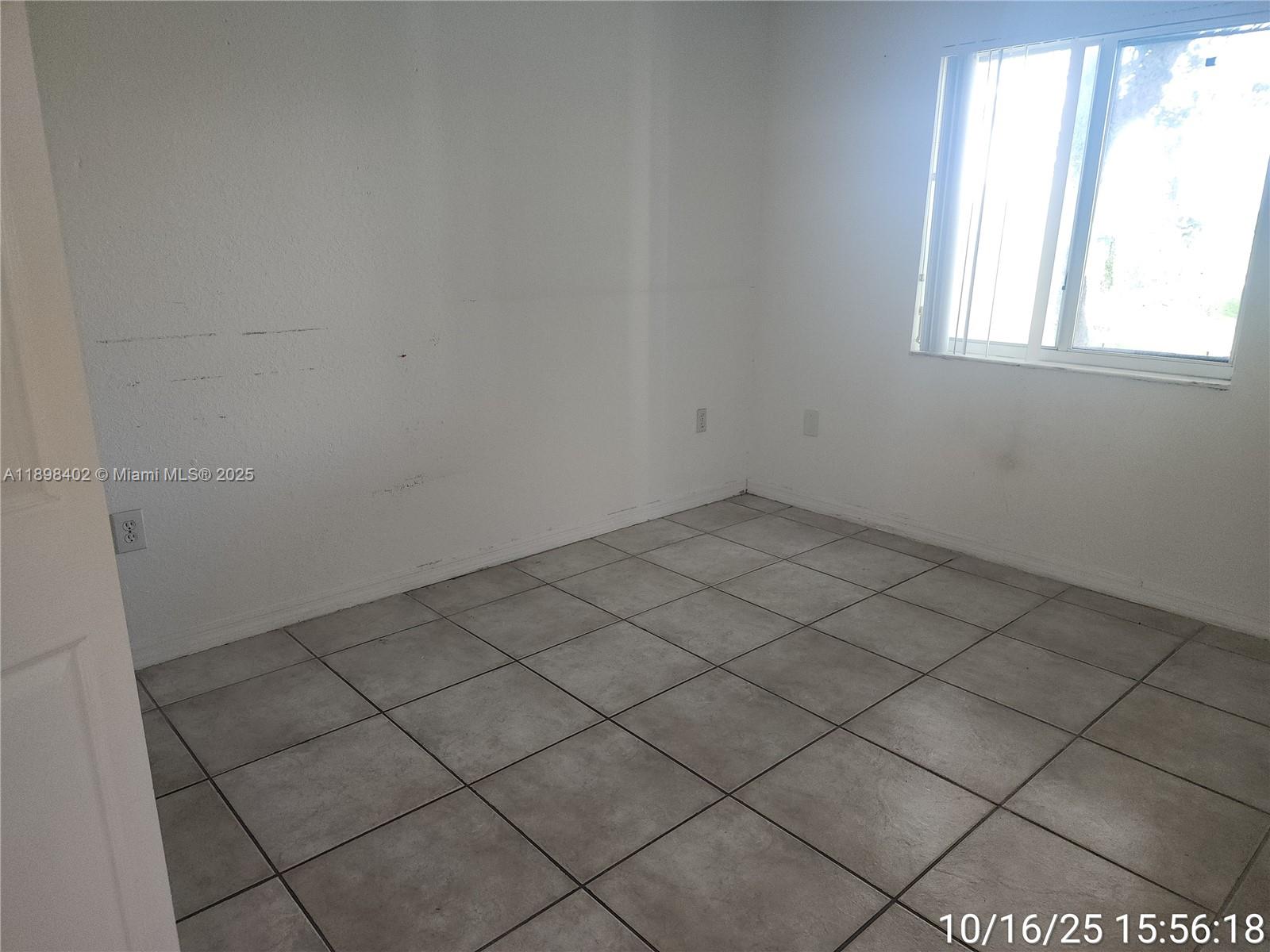 DORAL GRAND CONDO - Residential