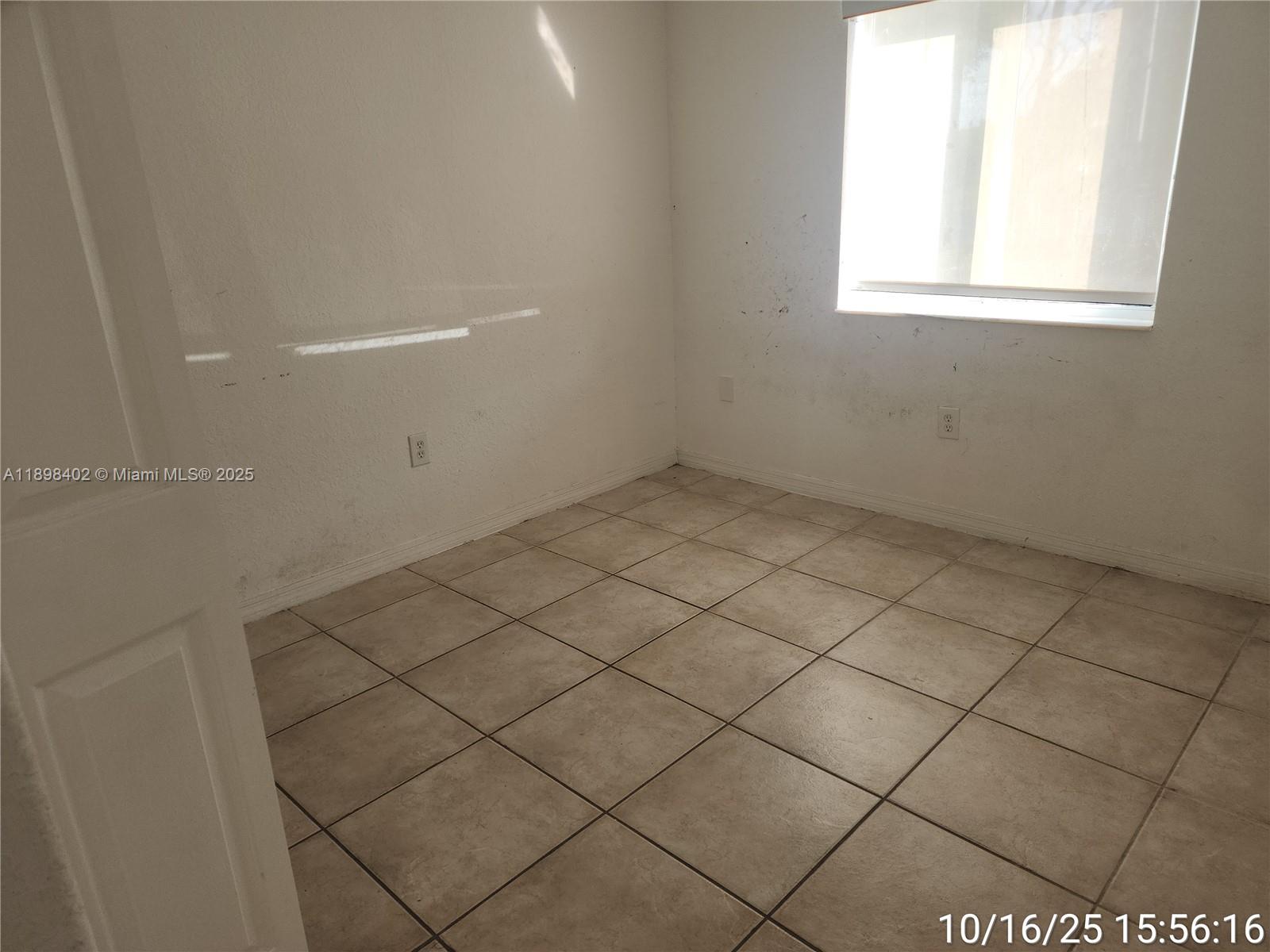 DORAL GRAND CONDO - Residential