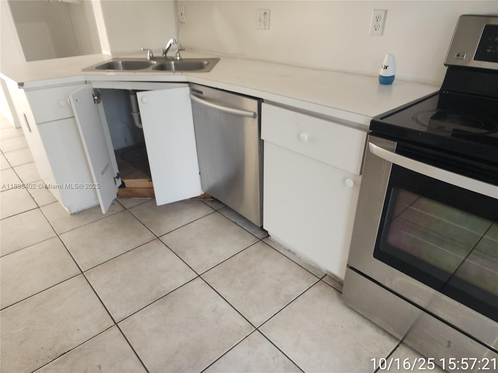 DORAL GRAND CONDO - Residential