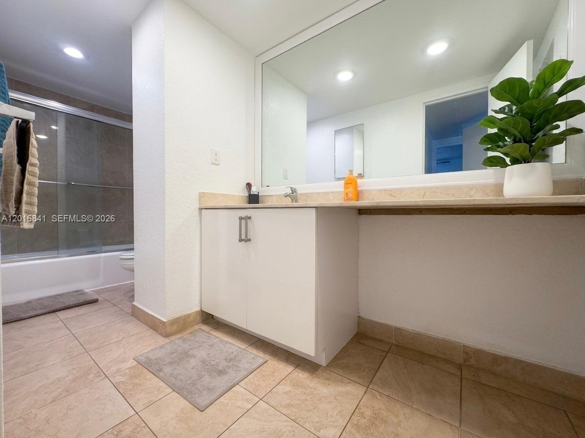 4001 S Ocean Dr 16G