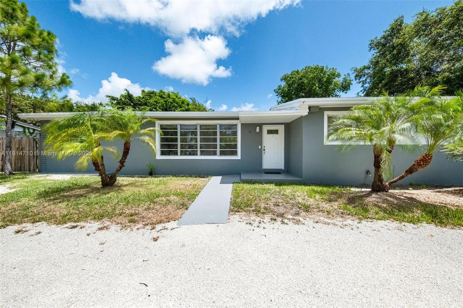 Property for Sale at 9221 Sw 167th Ter, Palmetto Bay, Miami-Dade County, Florida - Bedrooms: 3 
Bathrooms: 2  - $699,000