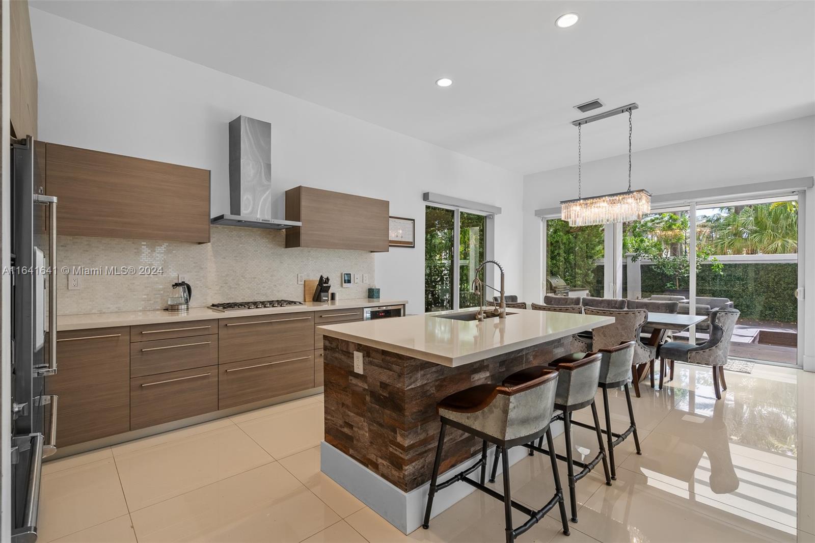 BEACHWALK - Residential