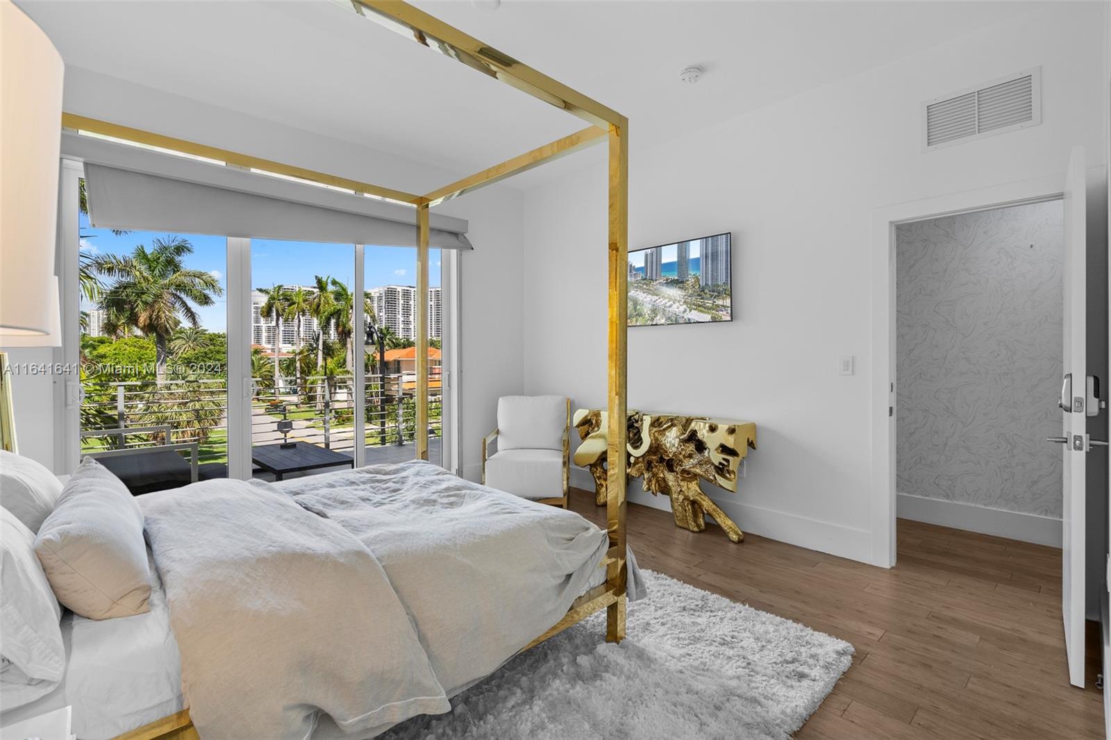 BEACHWALK - Residential