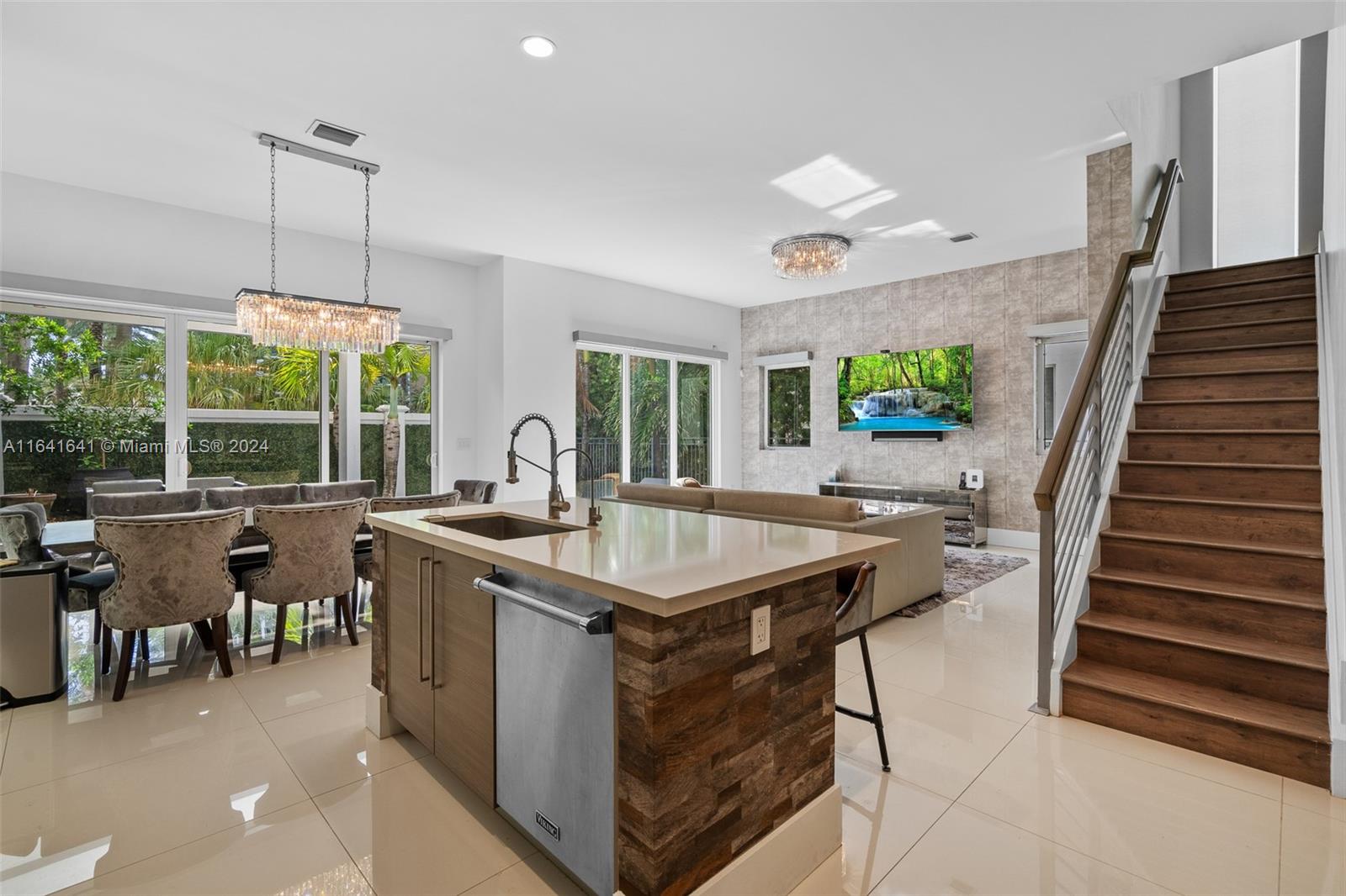 BEACHWALK - Residential