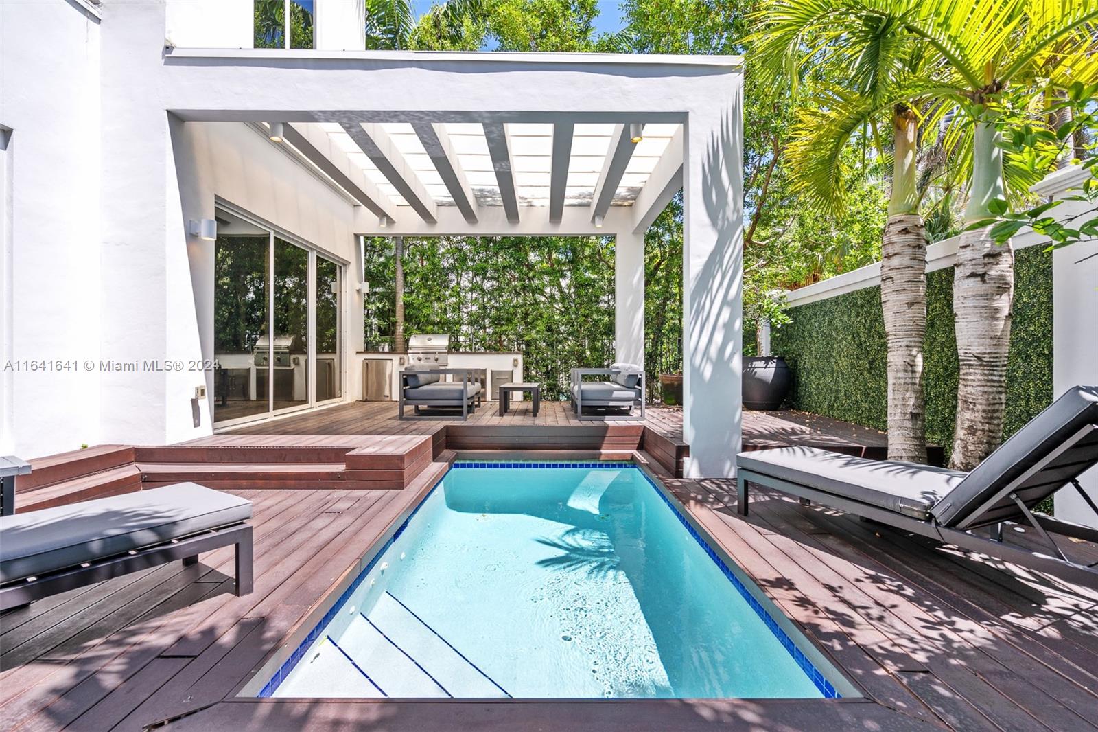 BEACHWALK - Residential