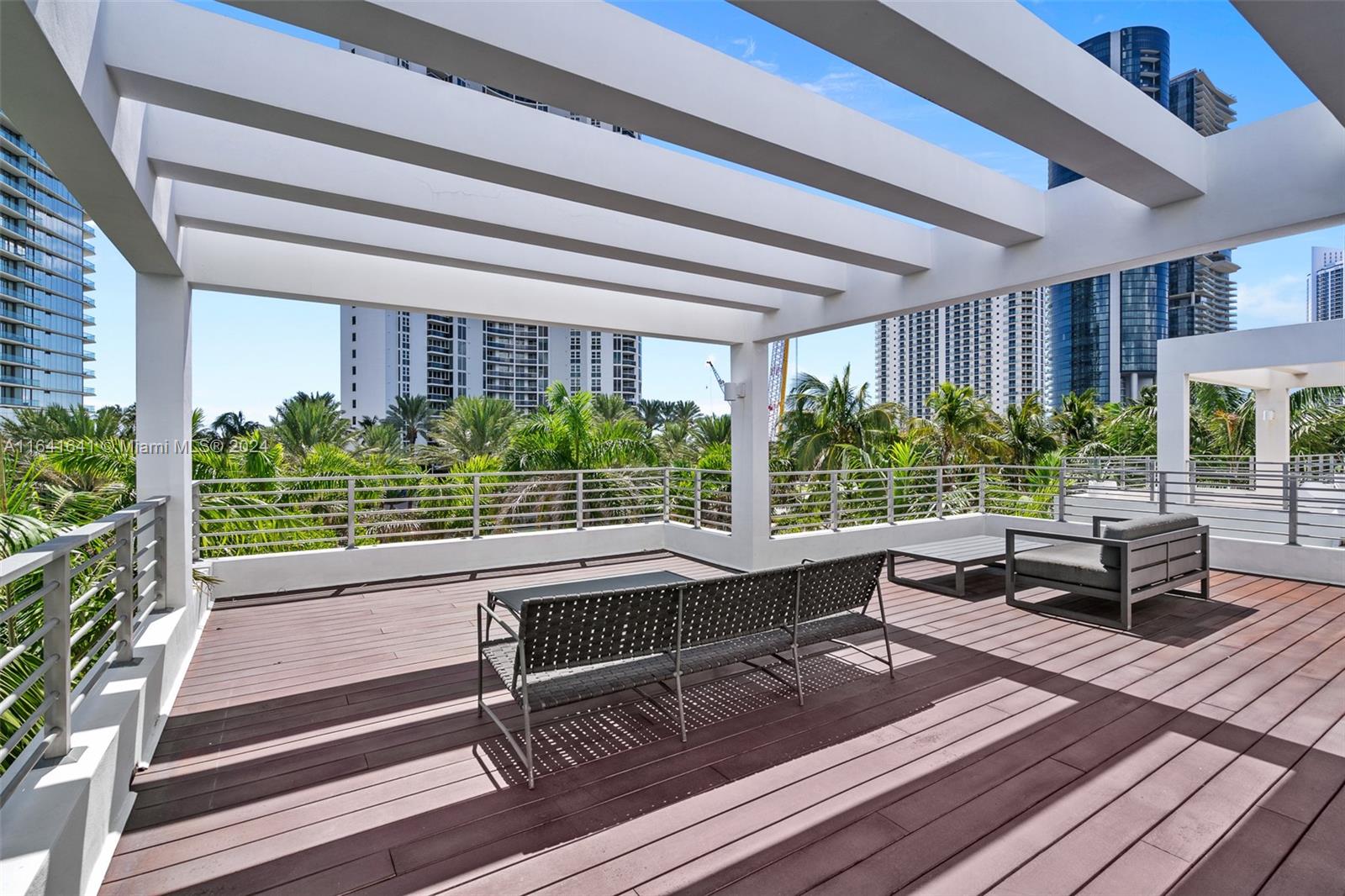BEACHWALK - Residential