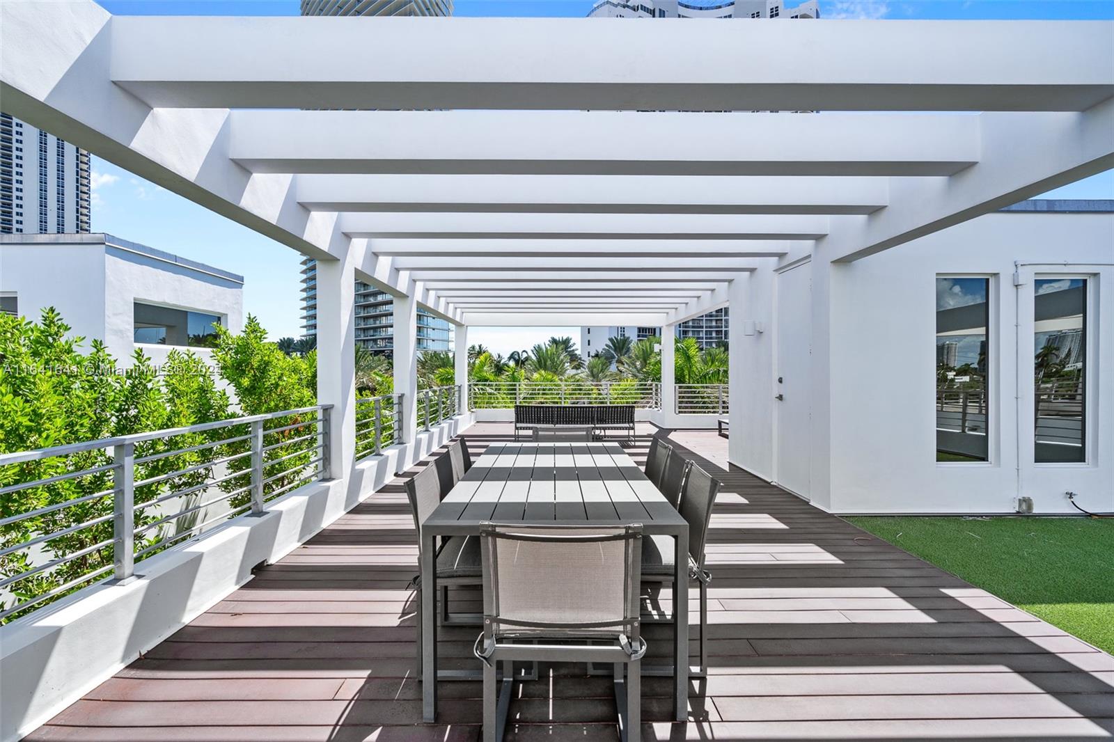 BEACHWALK - Residential
