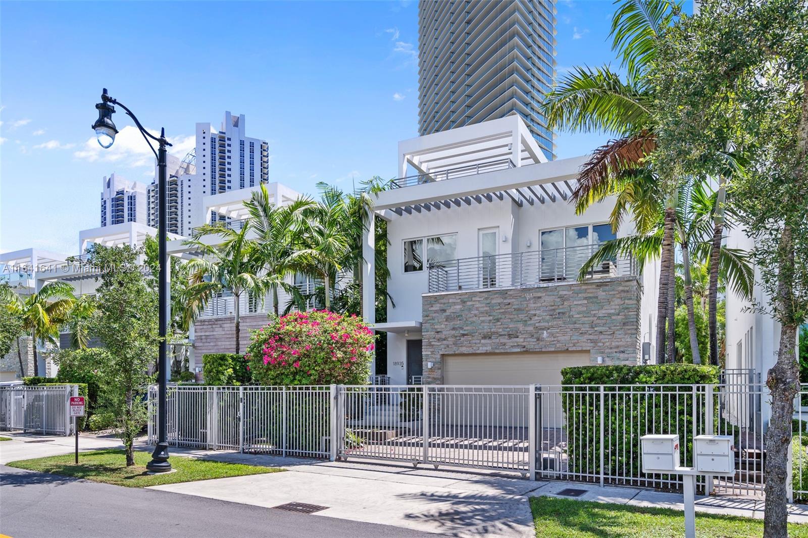 BEACHWALK - Residential