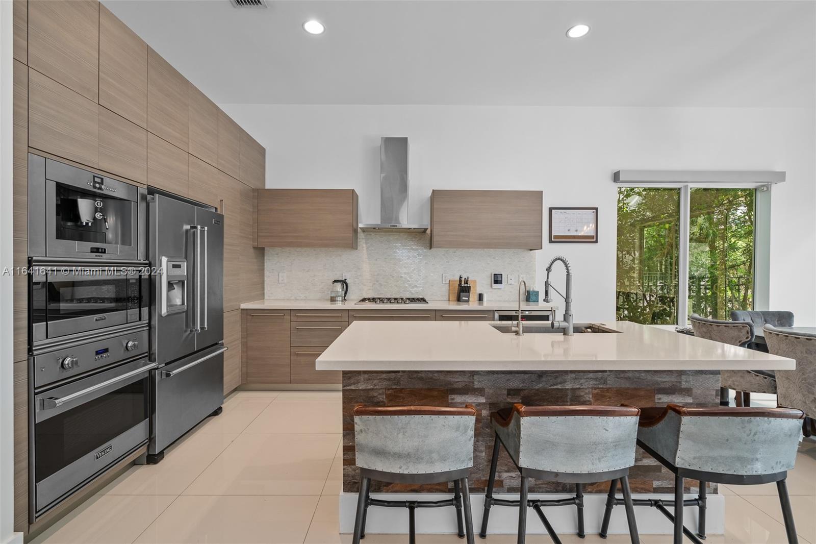 BEACHWALK - Residential