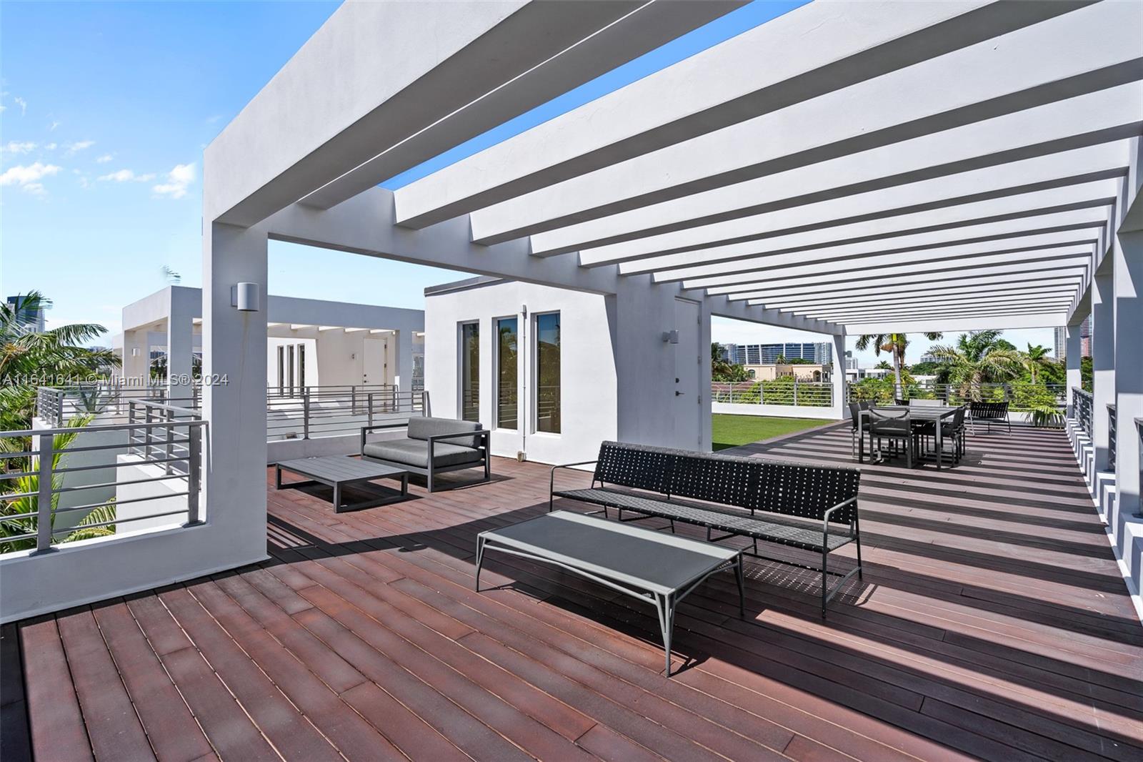 BEACHWALK - Residential