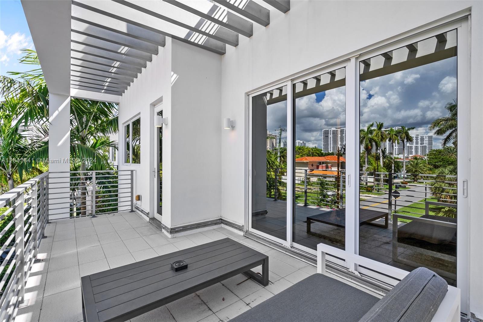 BEACHWALK - Residential