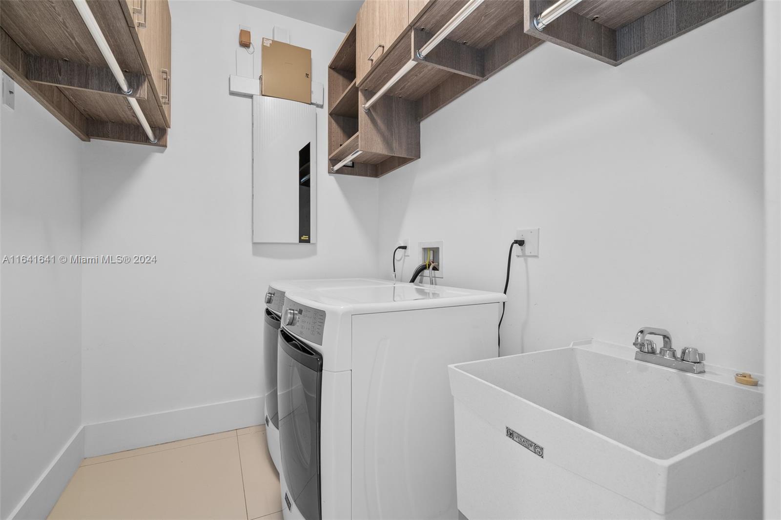 BEACHWALK - Residential