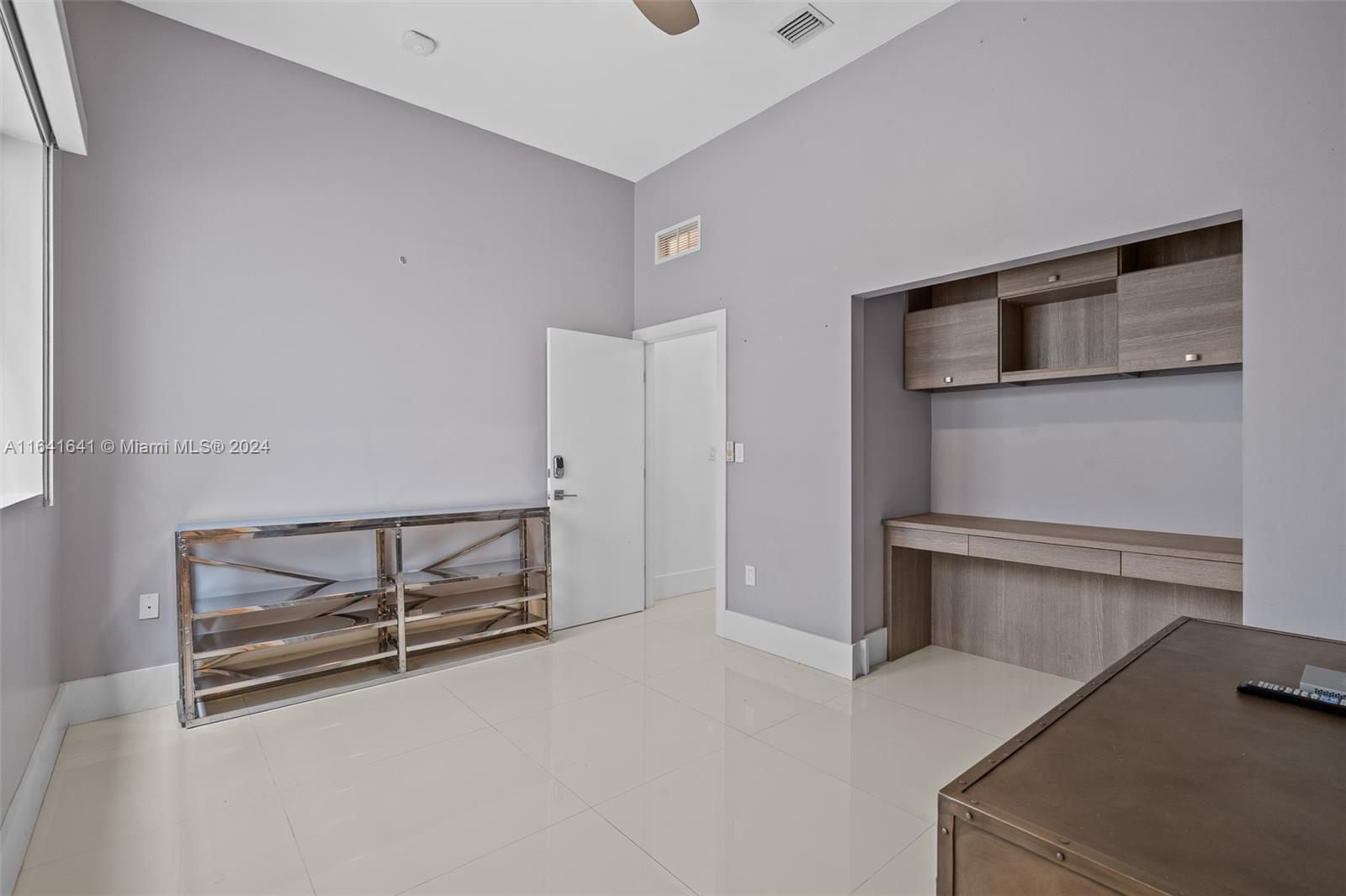BEACHWALK - Residential