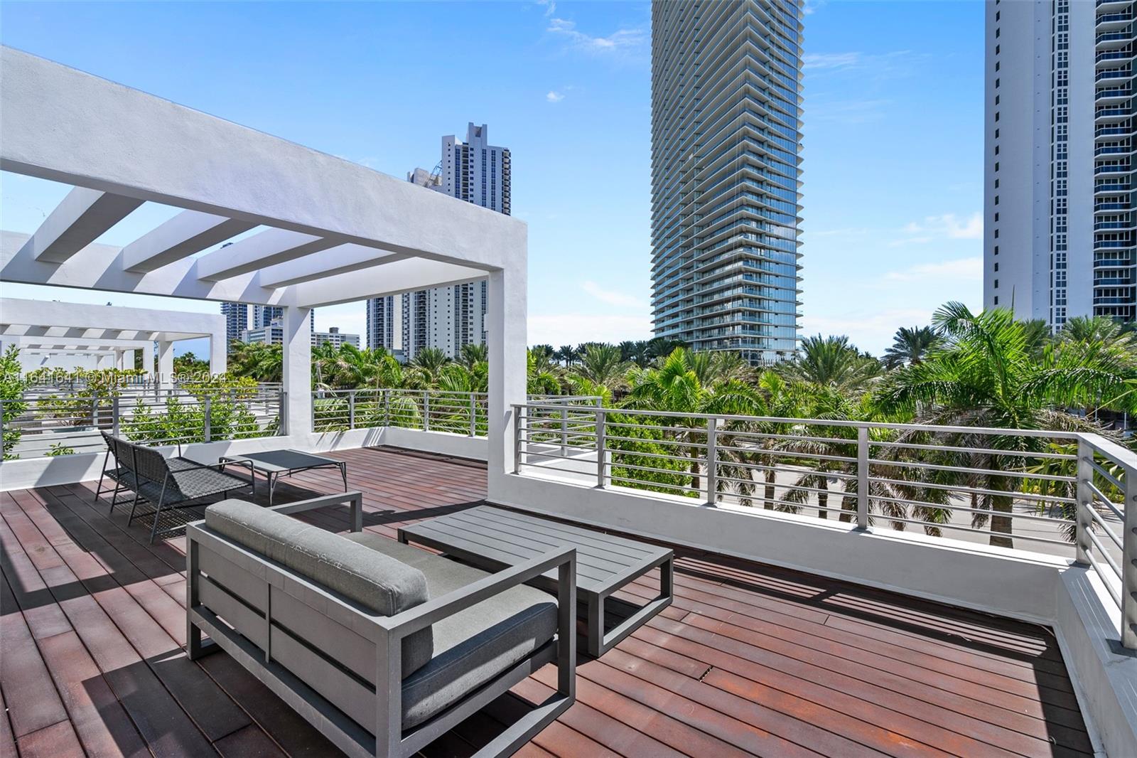 BEACHWALK - Residential