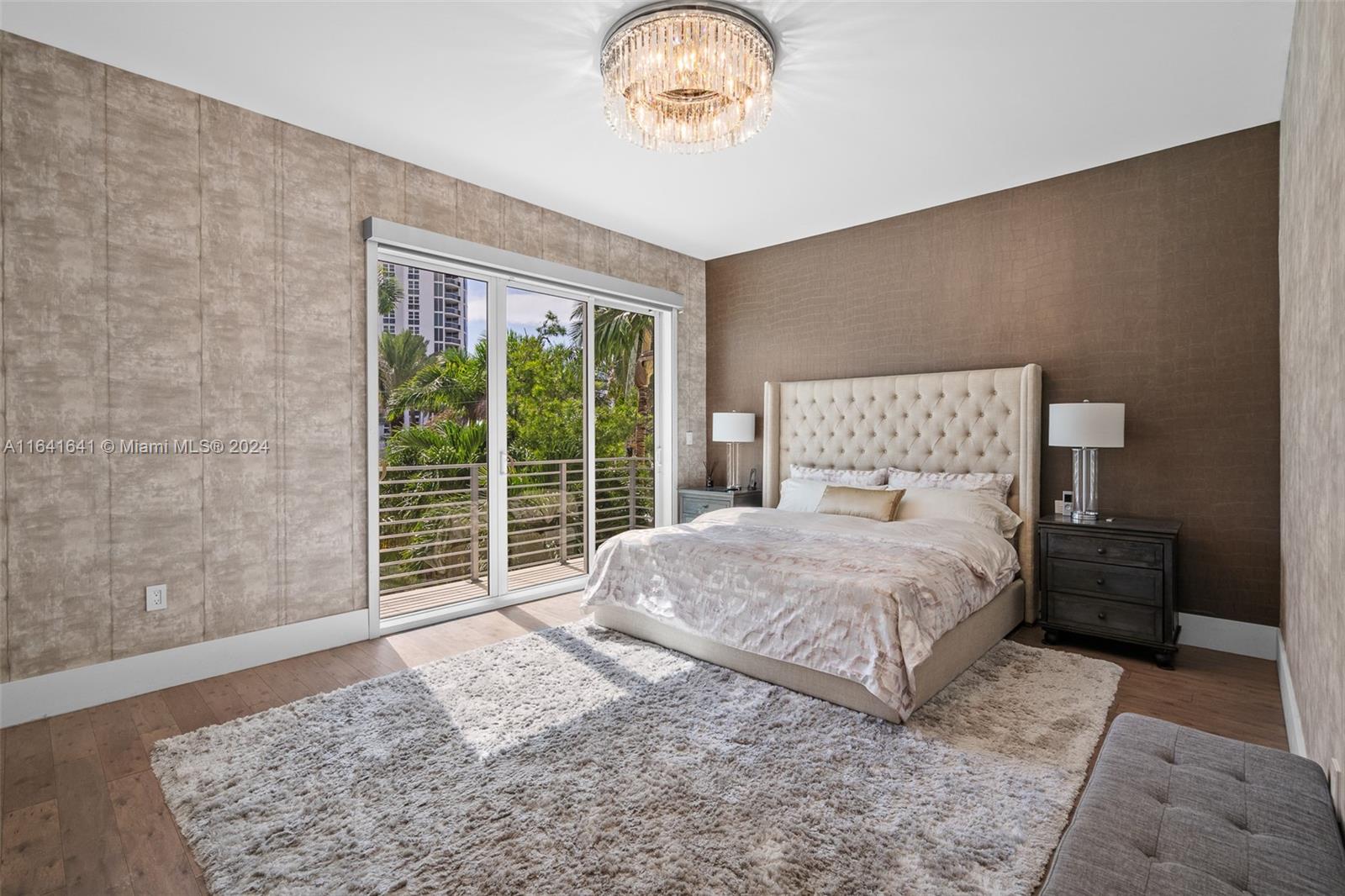 BEACHWALK - Residential