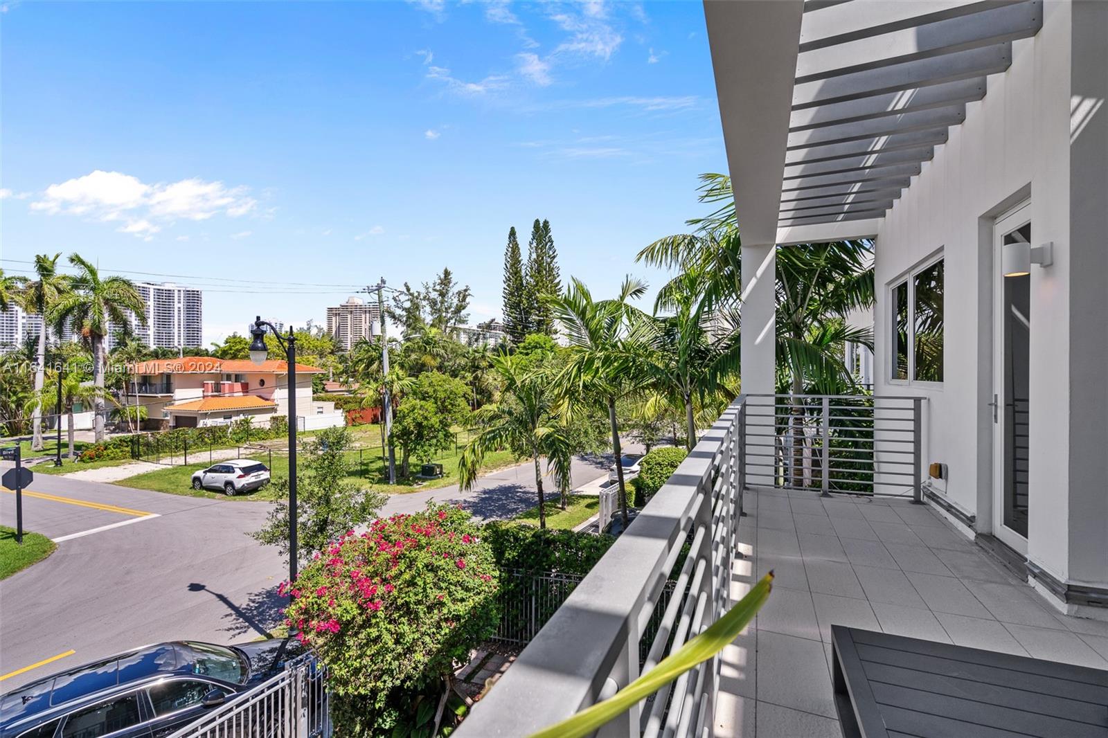 BEACHWALK - Residential