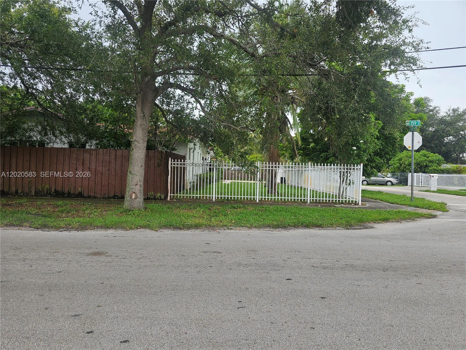 15851 NW 37th Ct