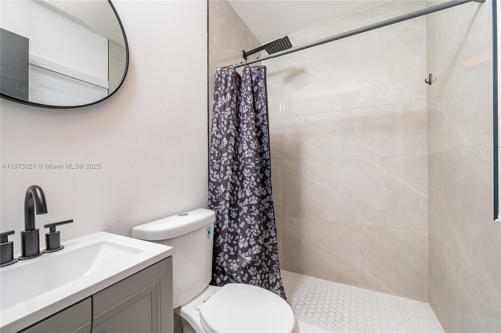 17 AVE MANOR - Residential Income