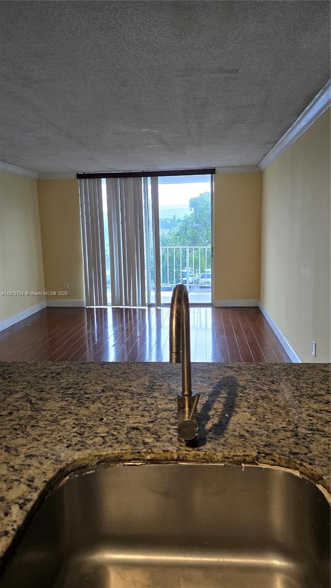 496 NW 165th St Rd D-311