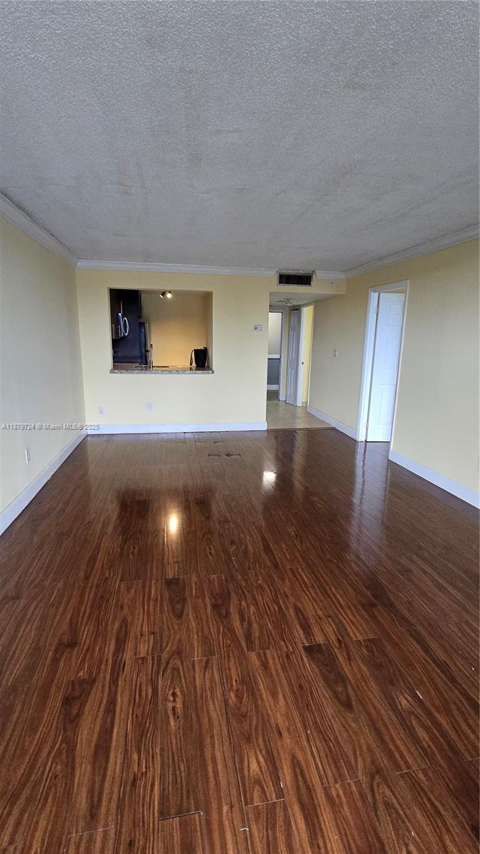 496 NW 165th St Rd D-311