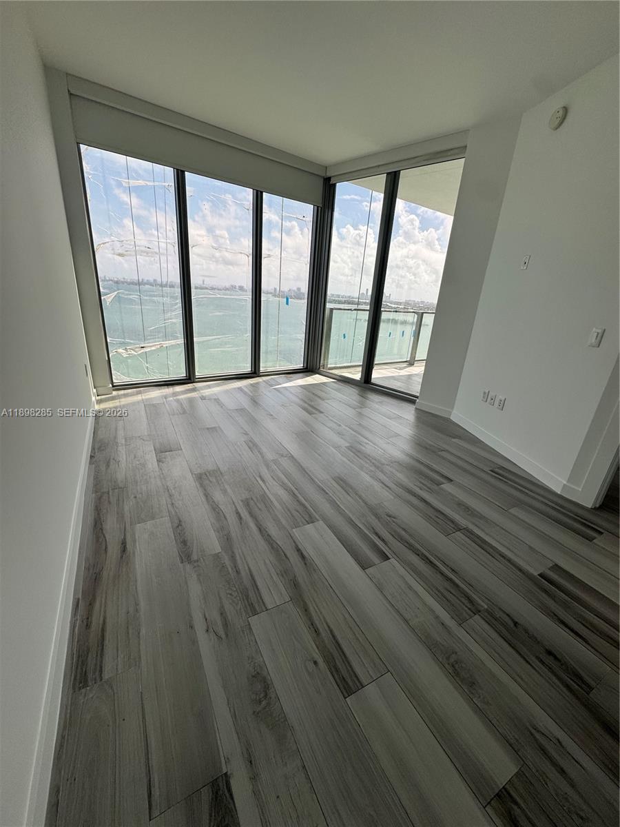BISCAYNE BEACH CONDO - Residential