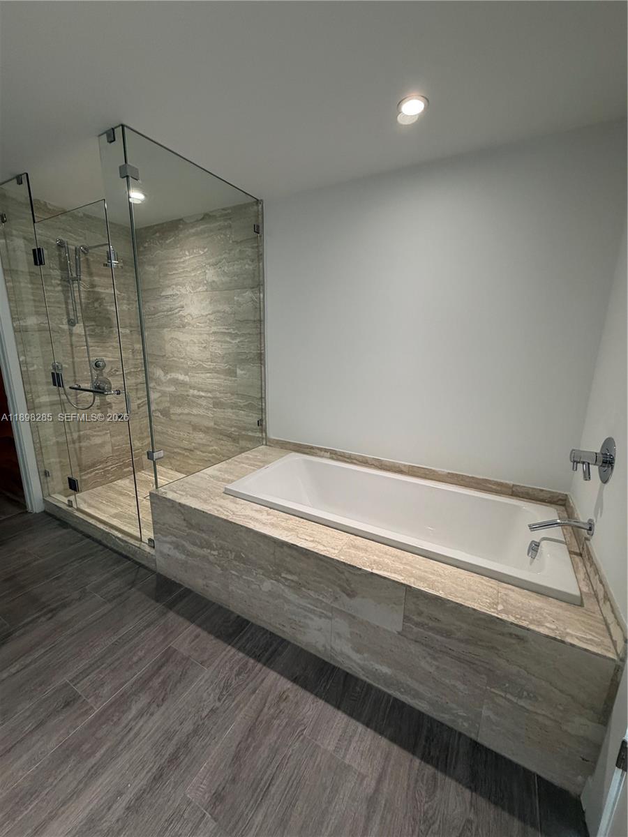 BISCAYNE BEACH CONDO - Residential