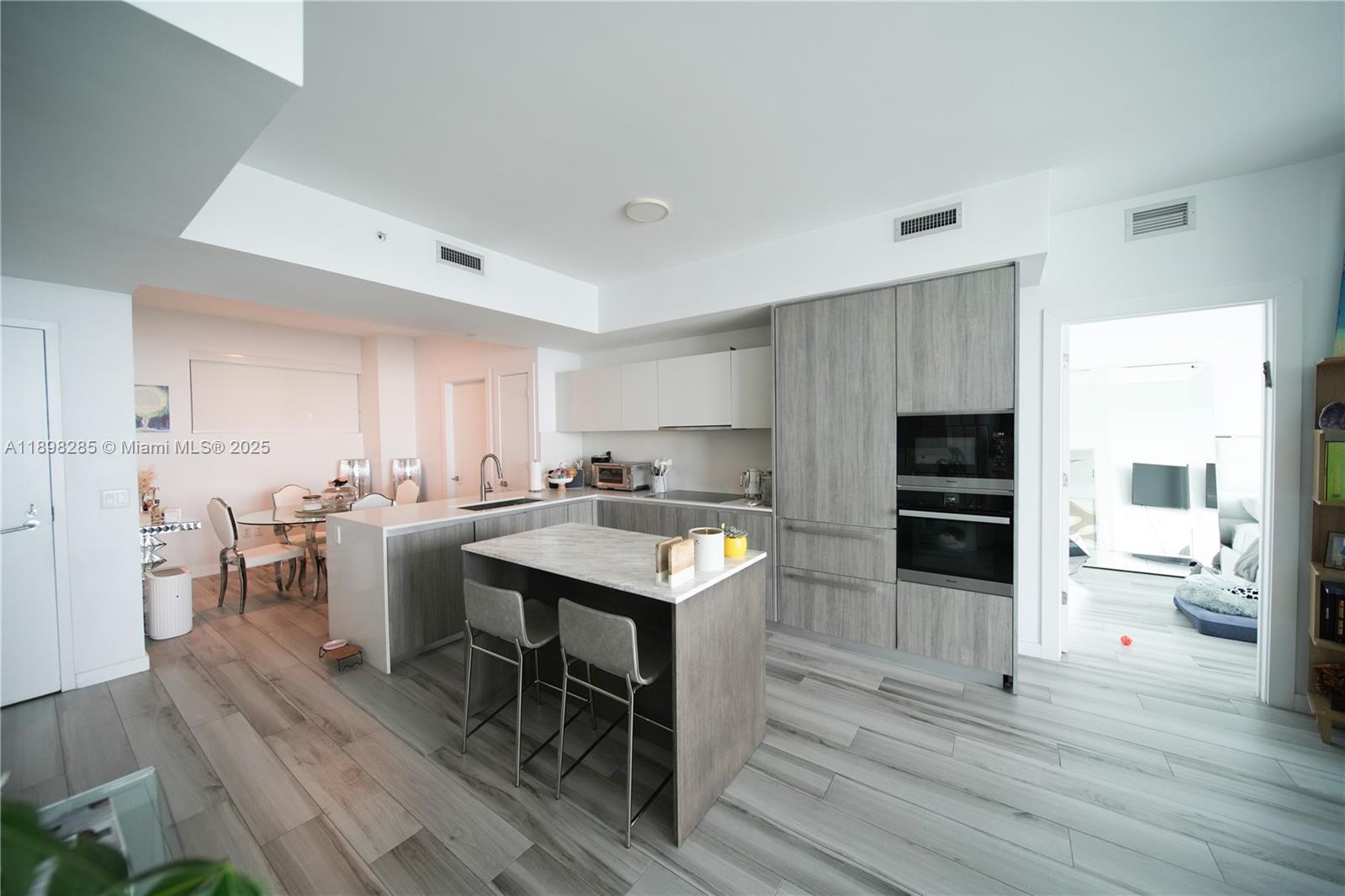 BISCAYNE BEACH CONDO - Residential