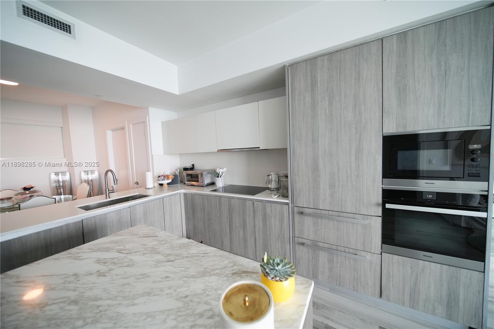 BISCAYNE BEACH CONDO - Residential