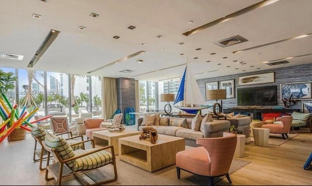 BISCAYNE BEACH CONDO - Residential