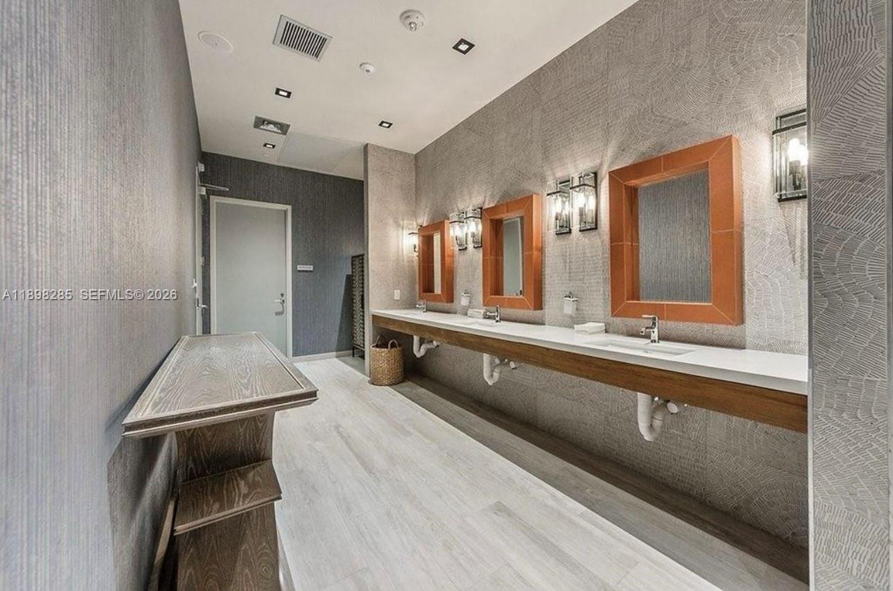 BISCAYNE BEACH CONDO - Residential