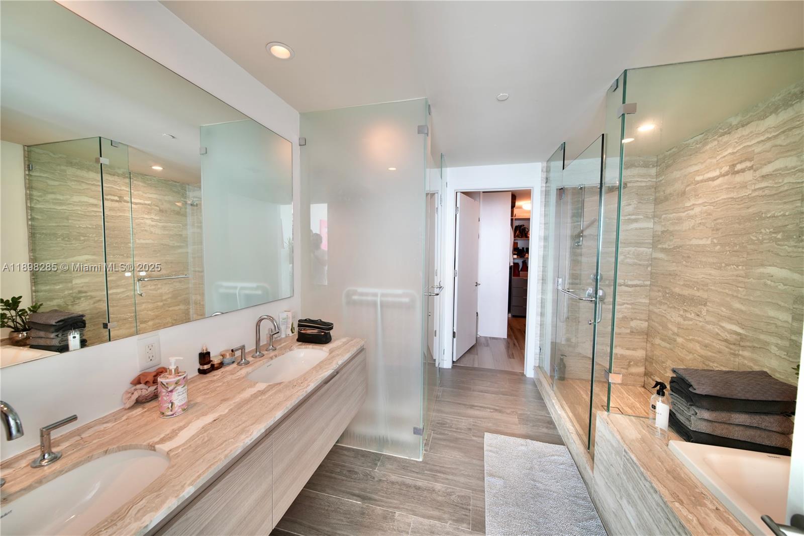 BISCAYNE BEACH CONDO - Residential