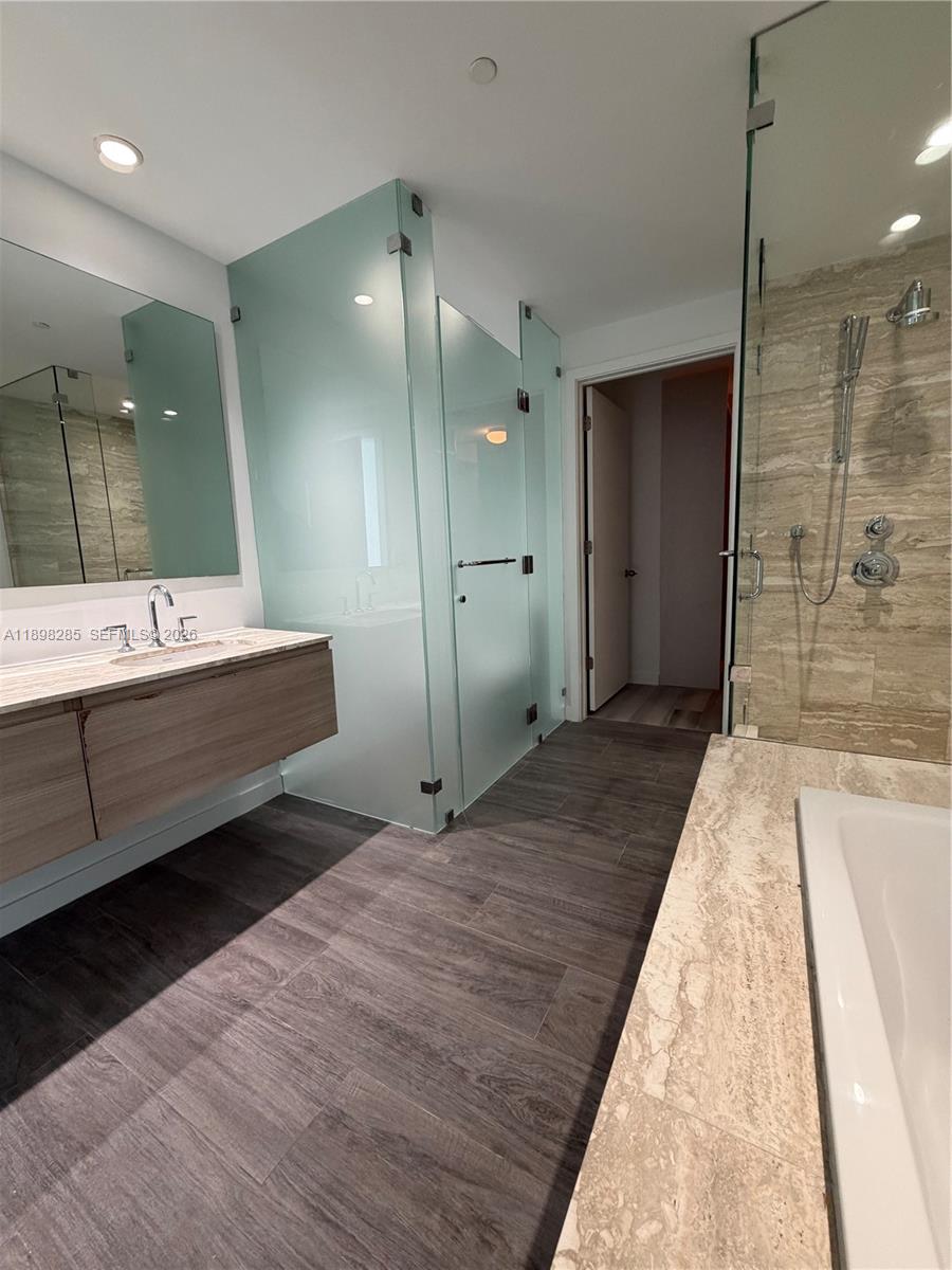 BISCAYNE BEACH CONDO - Residential