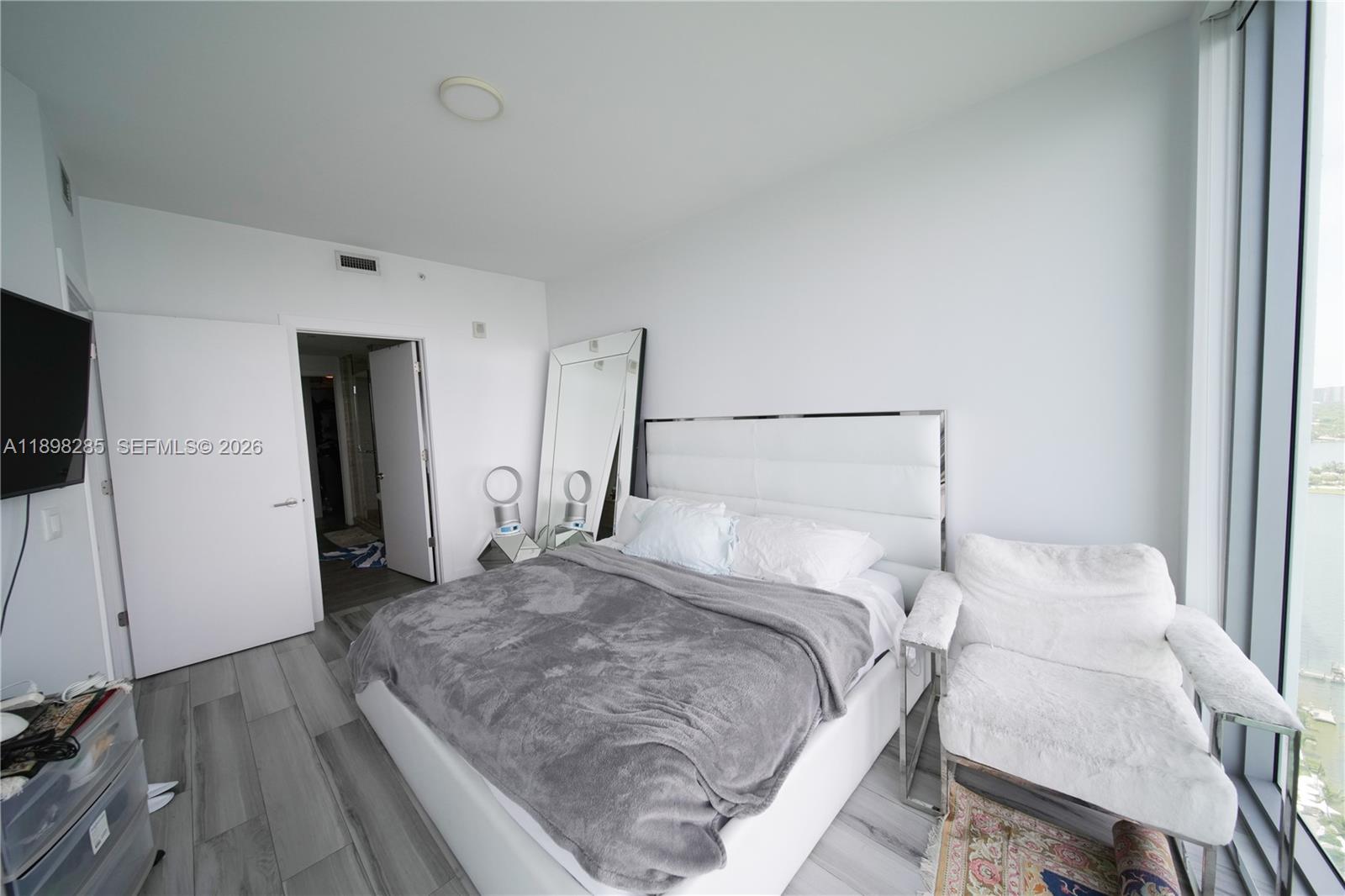 BISCAYNE BEACH CONDO - Residential