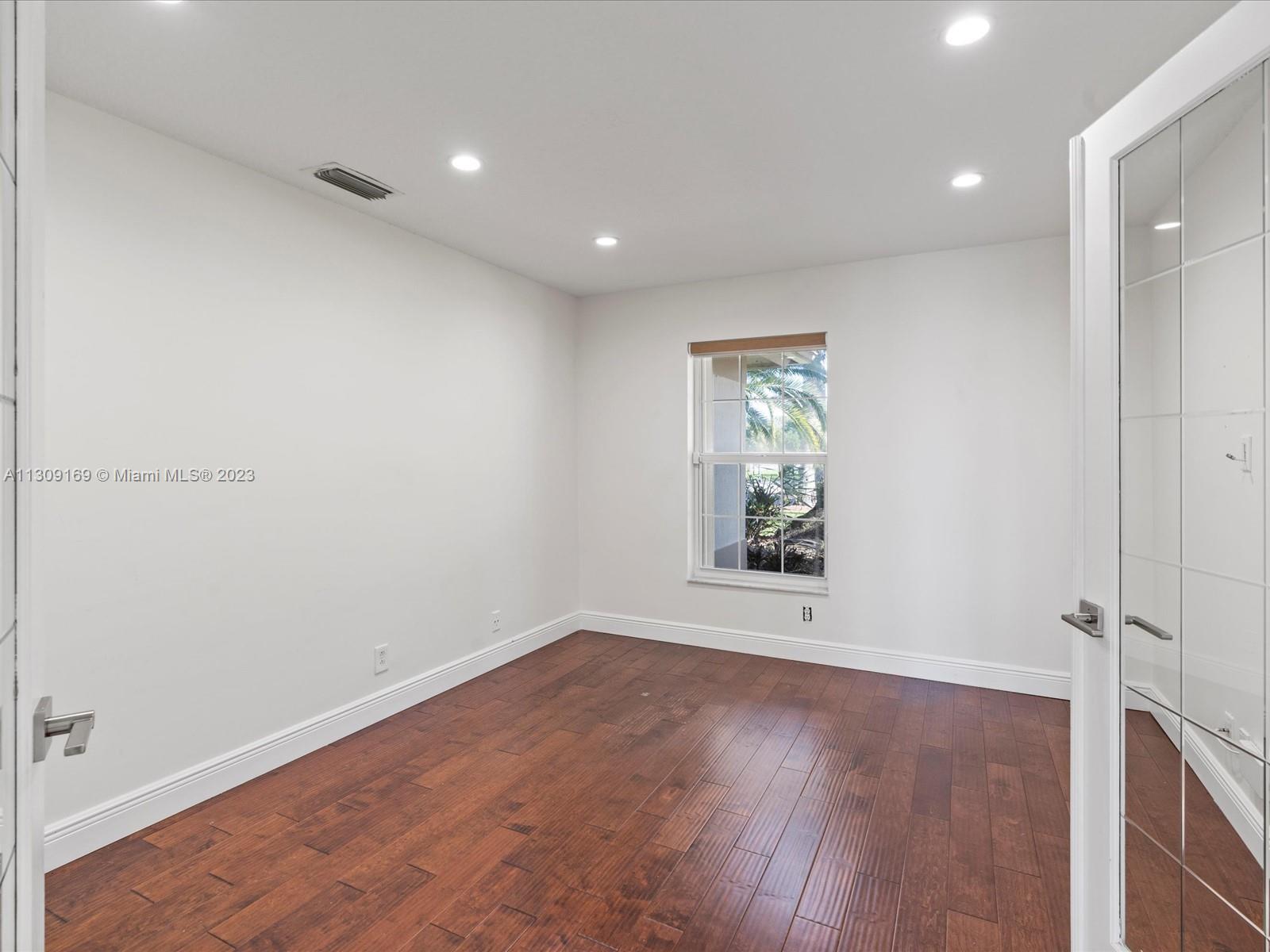 CARLTON ESTATES-2 - Residential