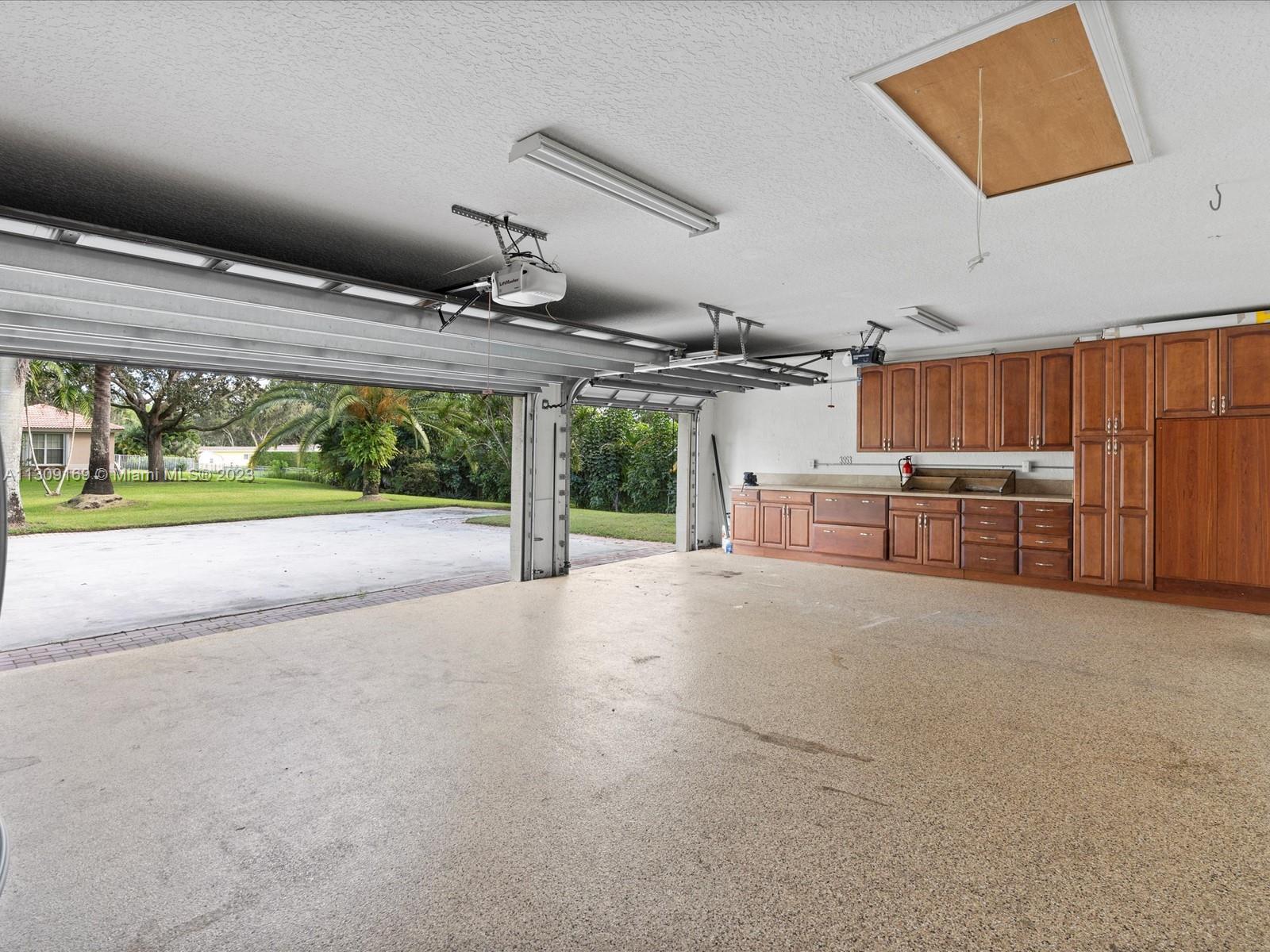 CARLTON ESTATES-2 - Residential