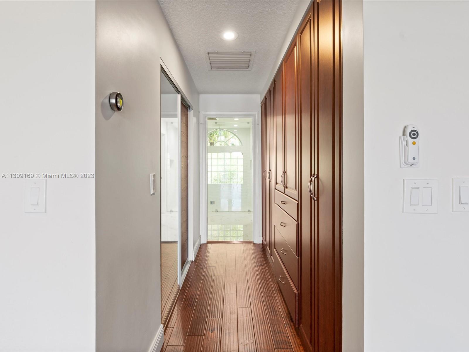 CARLTON ESTATES-2 - Residential